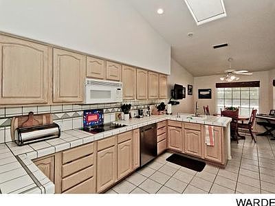 4th image of 4045 Carlsbad Dr