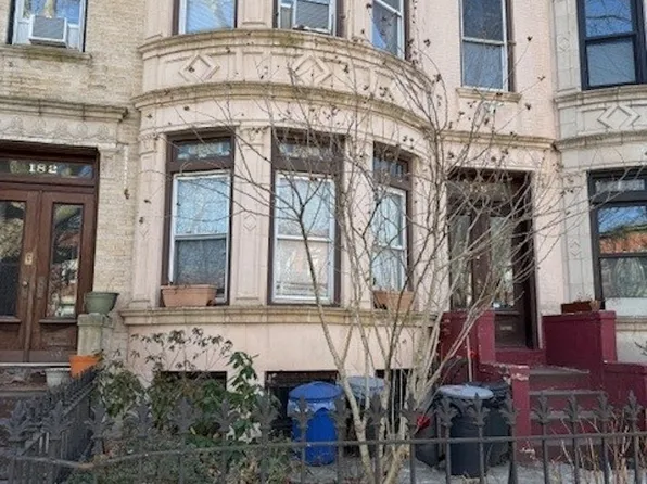 178 Lefferts Avenue image 2 of 15