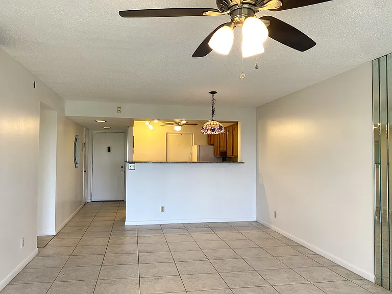 2322 S Cypress Bend Dr #711 — Photo 4