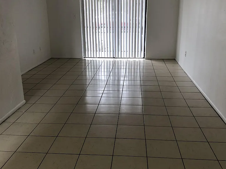 2320 Maple Ave — Photo 6