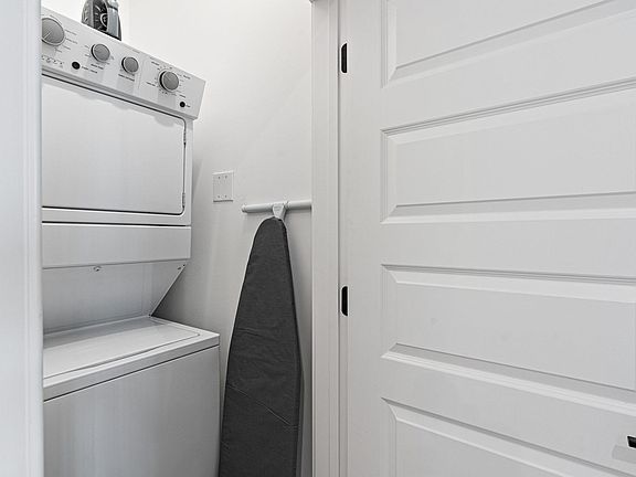 3rd image of 404 Douglas Ave #305