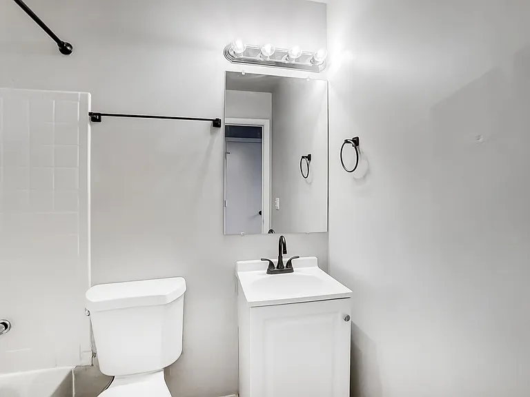 Hickory Creek Apartments — Photo 61
