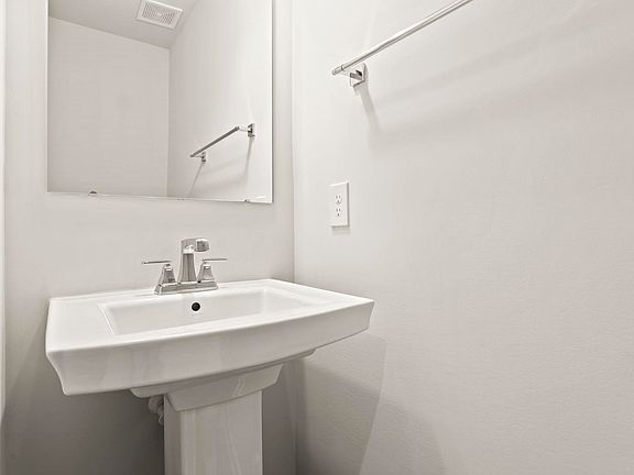 5th image of 526 Martin Creek Dr