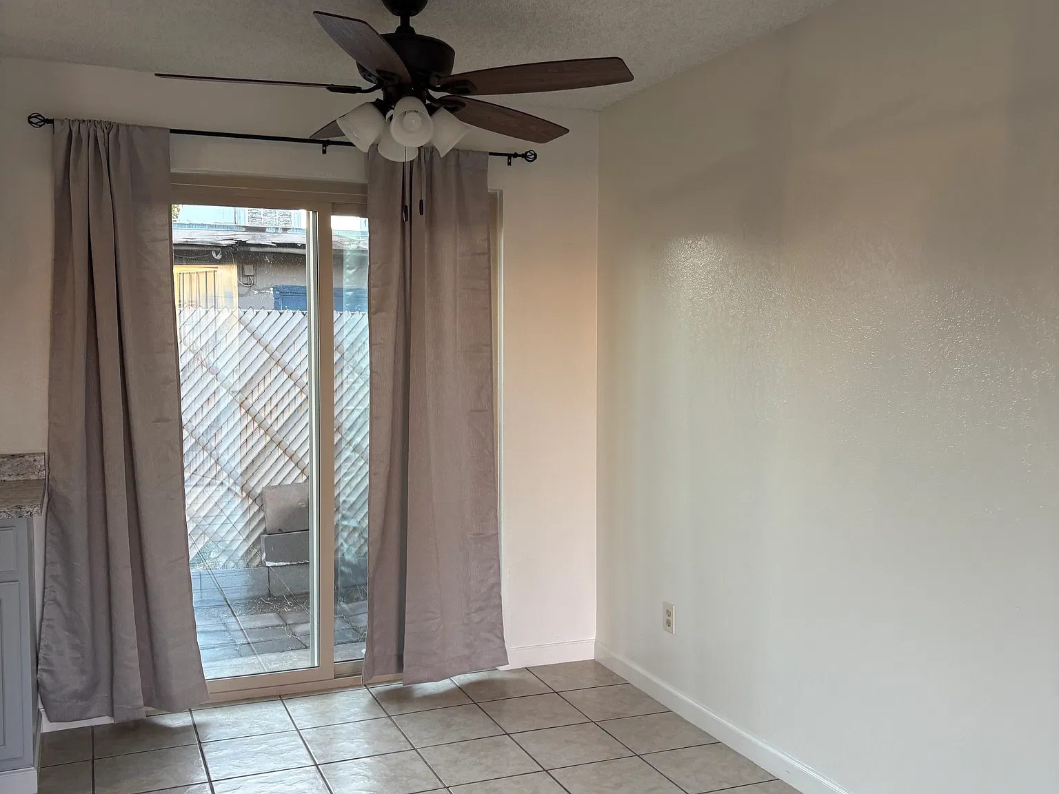 2 bed, 800 sqft, $1,195 — Photo 3