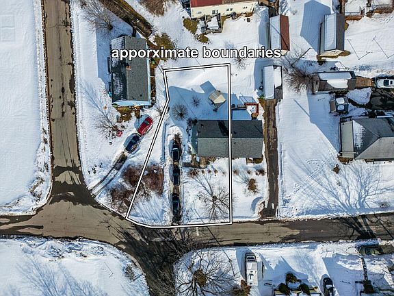 4th image of 122 Cote Des Neiges Rd