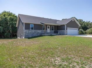 1541 Fairfield Dr, Lebanon, MO 65536