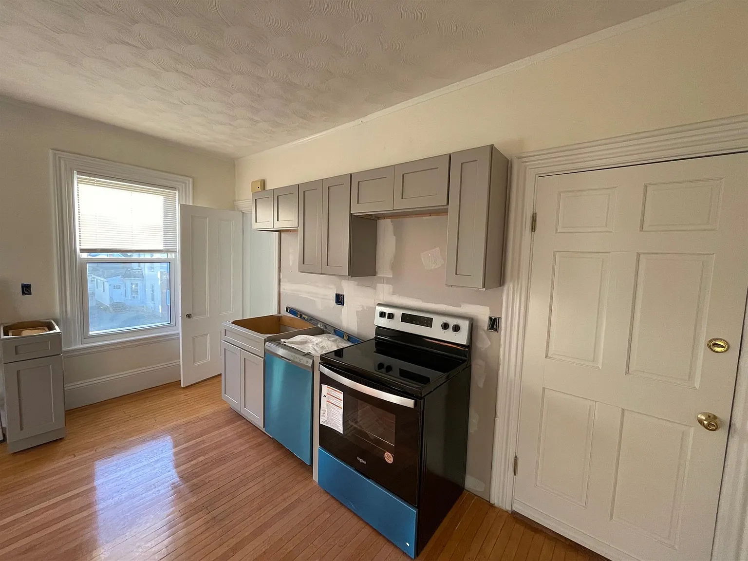 Highland Ave — Photo 1