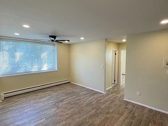 3rd image of 37-47 Westervelt Pl #A