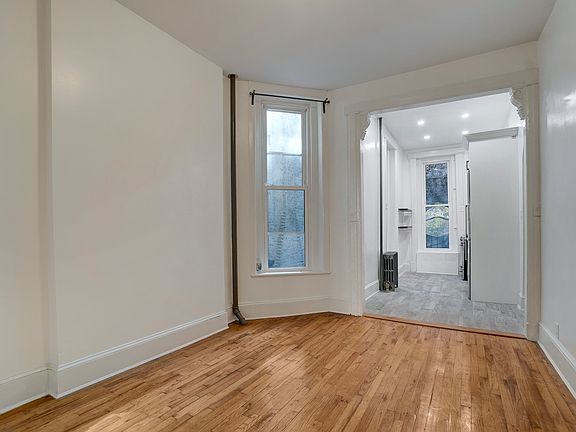 5th image of 264 Gates Ave #1