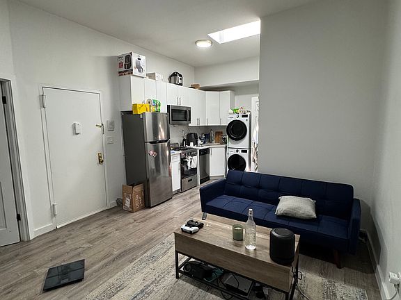 3rd image of 449 W 51st St APT 4F