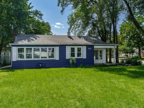 303 Liberty Blvd, Machesney Park, IL 61115