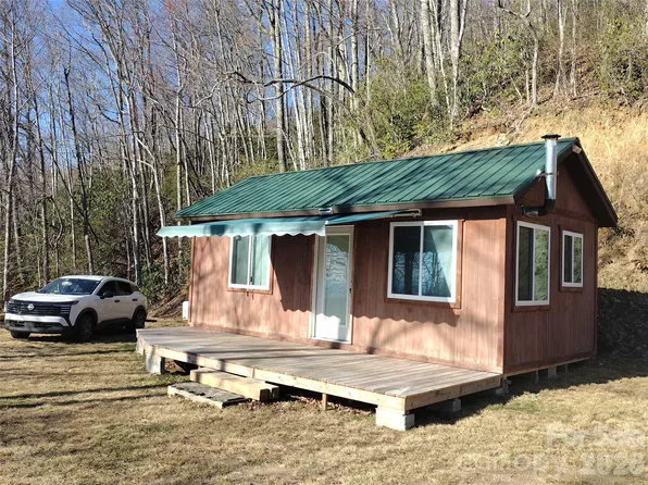 241 Bloom Trl, Sylva, NC 28779