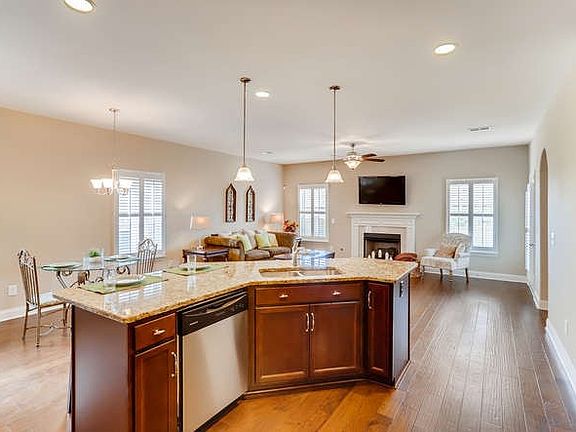 5th image of 1027 Waterstone Dr