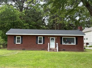 9 Pine Ln, Hampton, VA 23664