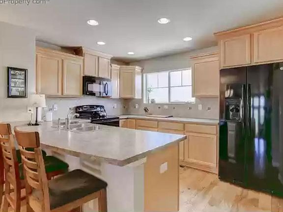 4th image of 1614 Venice Ln