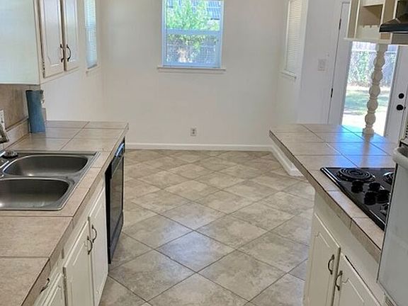 3rd image of 1107 David Dr