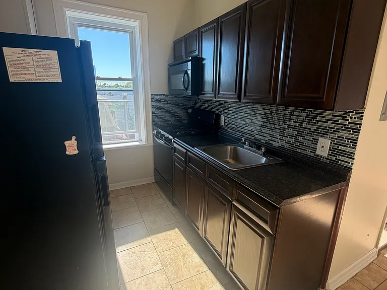 967 Summit Ave #34 — Photo 1