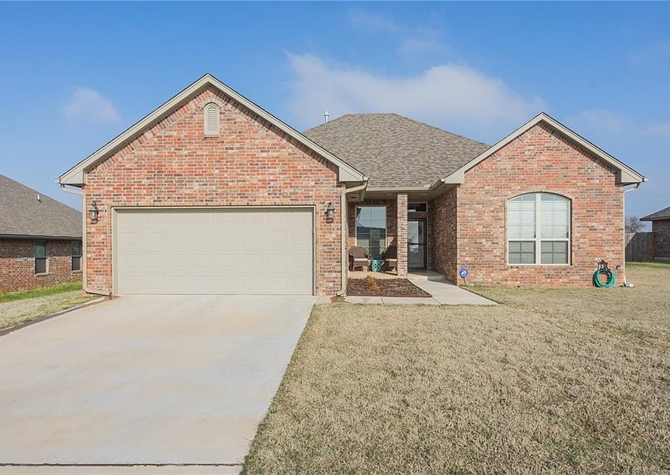 1st image of 525 Whispering Oaks