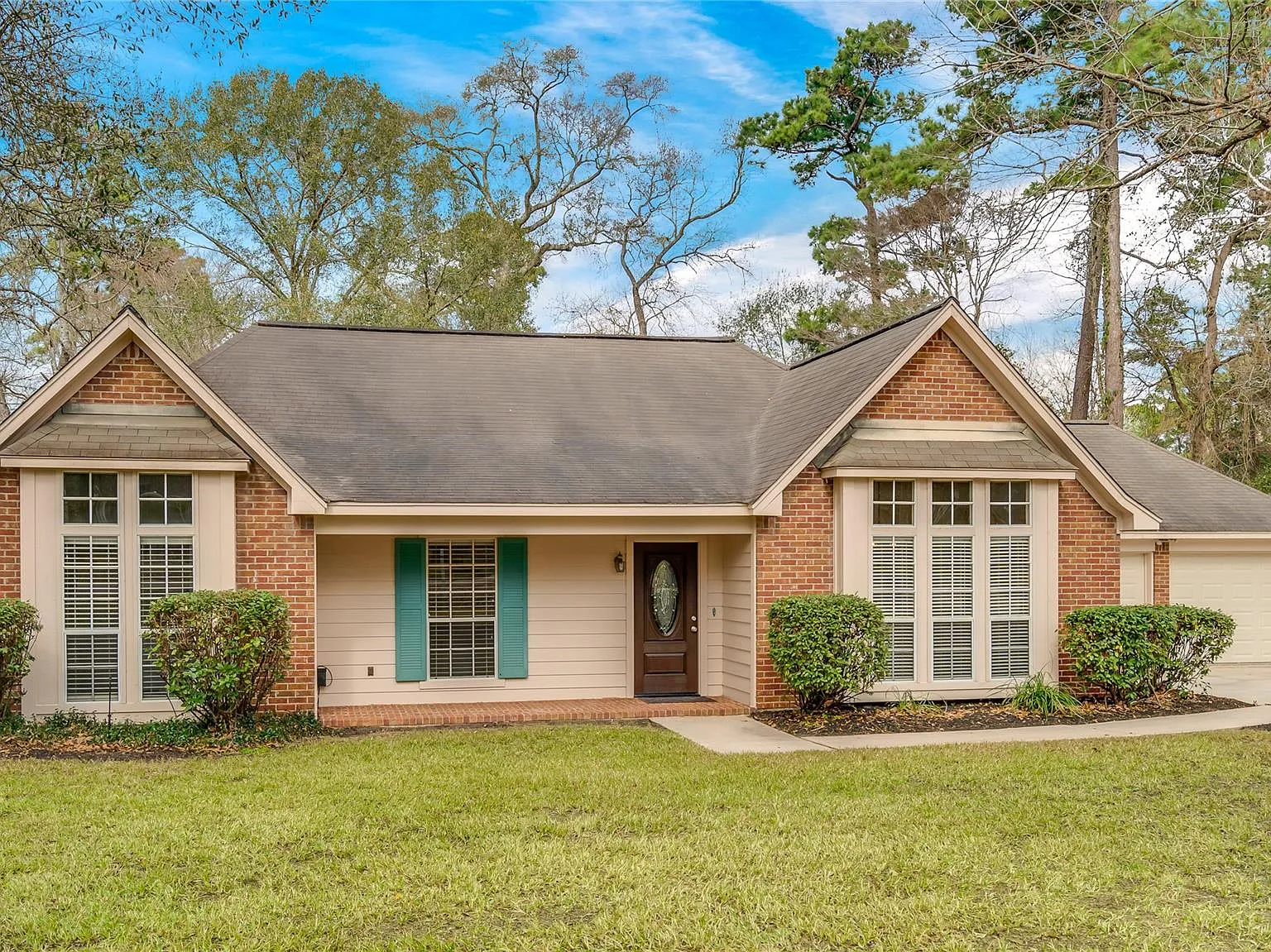 3 bed, 2.0 bath, 2083 sqft, $2,700 — Photo 3