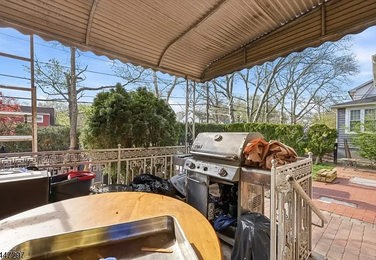 409 Tryon Ave — Photo 29