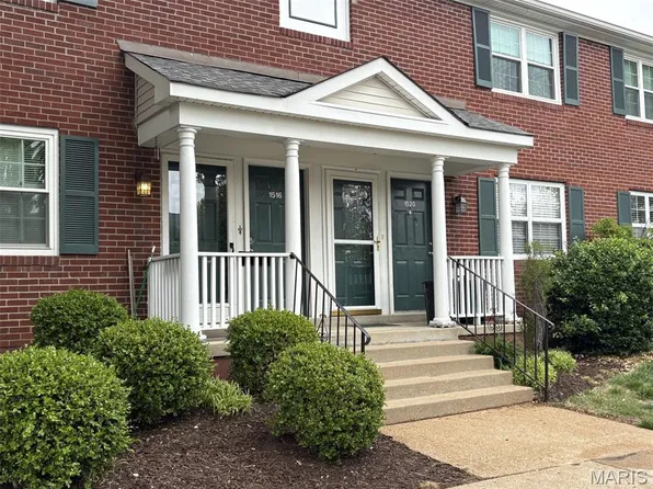 1520 E Swan Cir, Saint Louis, MO 63144