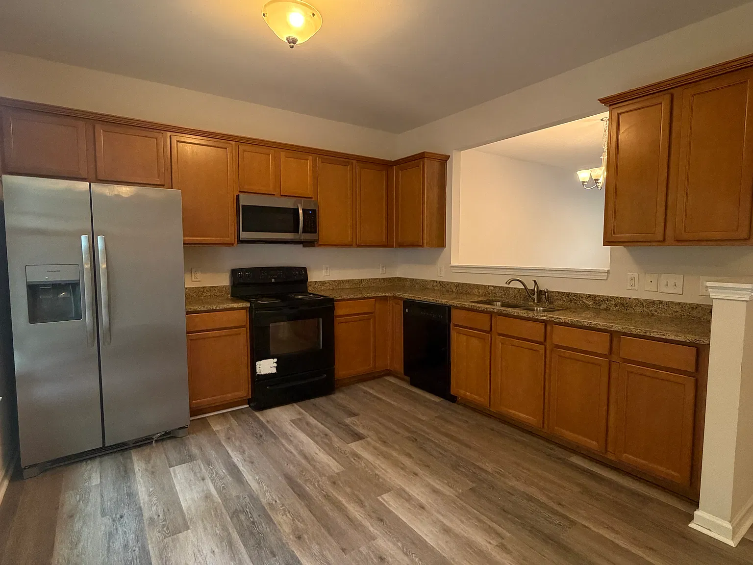 2 bed, 2.5 bath, 1320 sqft, $1,500 — Photo 3
