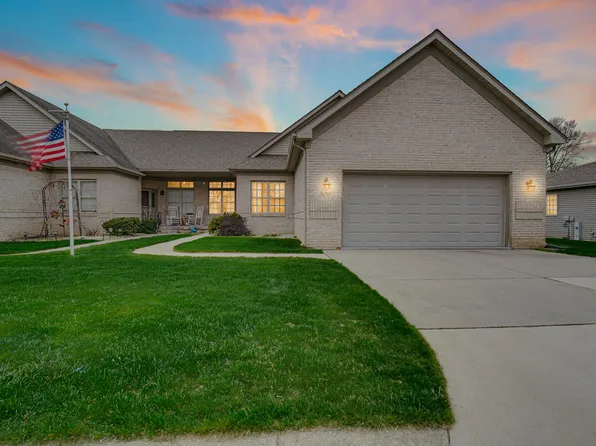 308 Carnation St NE, Demotte, IN 46310