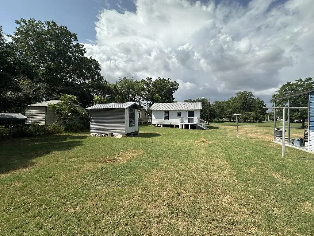 509 W River St — Photo 4
