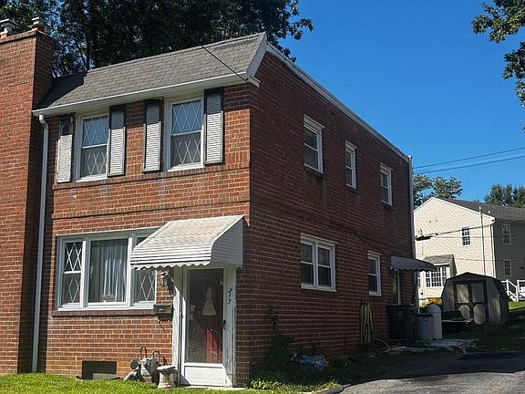 2nd image of 217 Emerald Ln