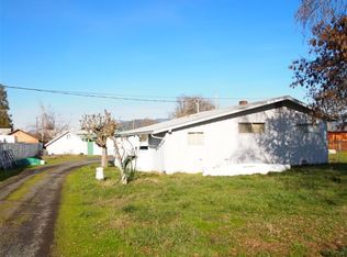 2163 Redwood Ave, Grants Pass, OR 97527