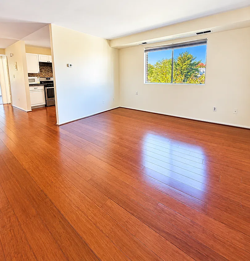 Move-In Special: 2nd Month's Rent Free For Qualified Applicants! One Bedroom Condo Located In Gar... — Photo 3
