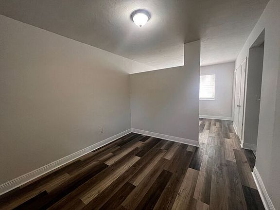 4th image of 119 Santillane Ave APT 2