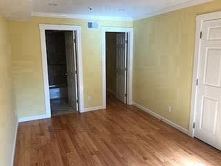 lower level bedroom(Left)