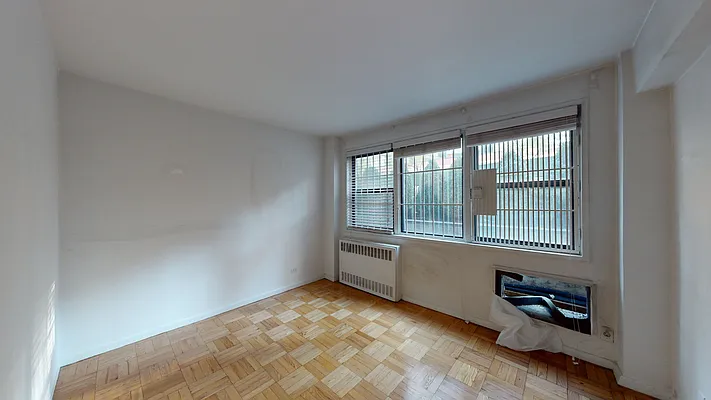 Rented by Bond New York | media 4