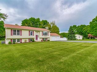 5 Clearview Dr, Wallingford, CT 06492