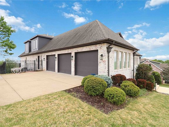 3rd image of 448 N Limestone Dr
