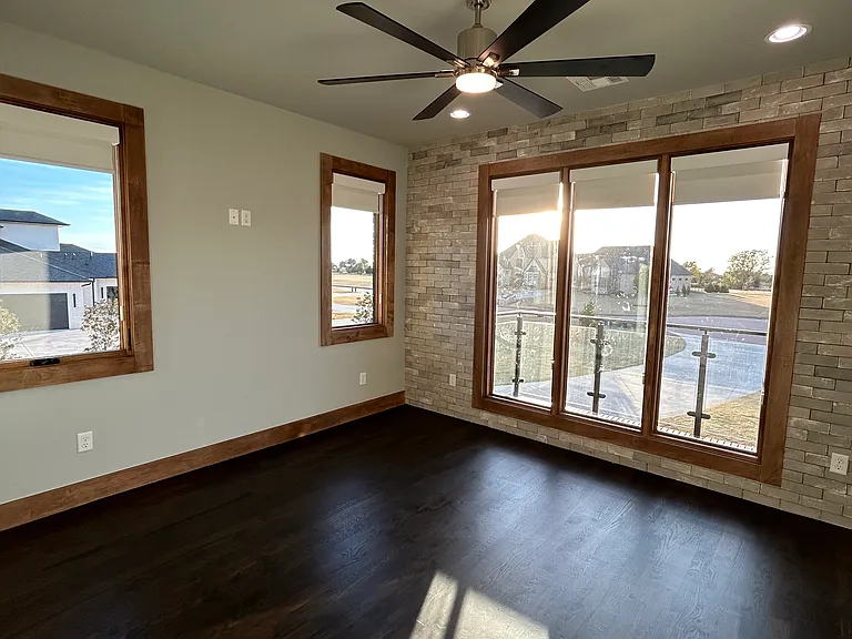 20980 Cortona Dr — Photo 11