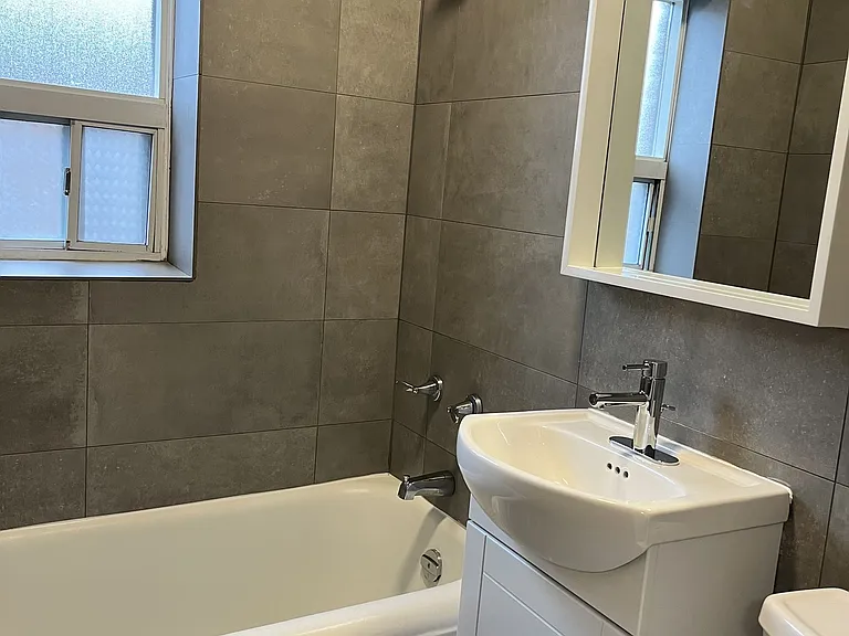 110 Oriole Pkwy — Photo 21