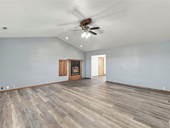5th image of 16845 Blue Mountain Rd