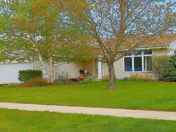 2nd image of 1815 Wexford Ln
