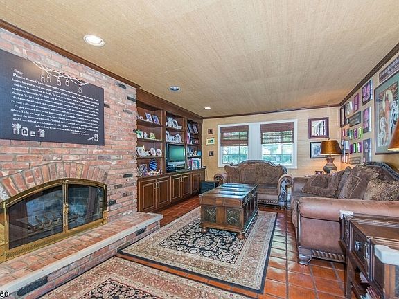 5th image of 37 Taylor Dr