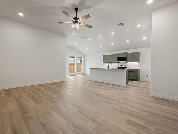 3rd image of 2412 Aberdeen Ave
