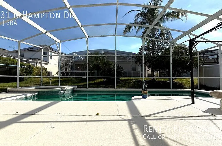 1131 N Hampton Dr — Photo 2