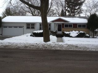 1551 Magnolia Dr, Waukesha, WI 53188