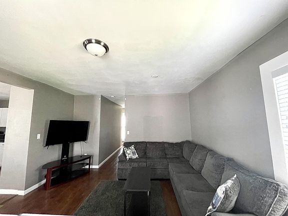 5th image of 57 Groton Ave #2