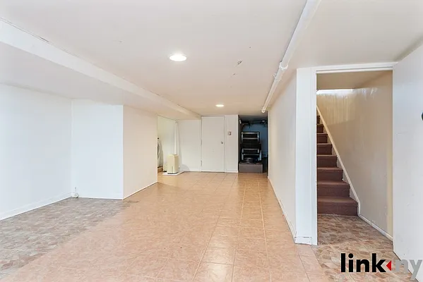 Rented by Link NY Realty | media 53