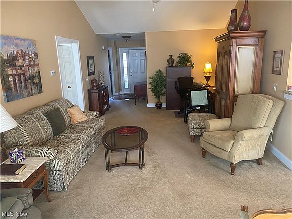 4th image of 70 Willard Ave