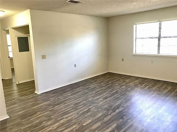 5th image of 1304 Halsell St APT 210