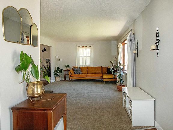 3rd image of 1103 Woodring Dr