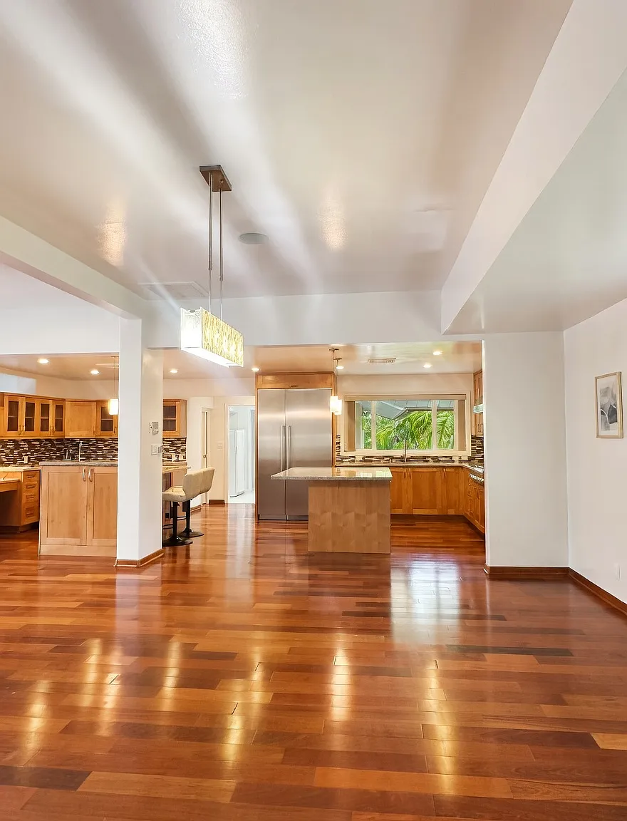 5 bed, 4.5 bath, 3665 sqft, $12,900 — Photo 4